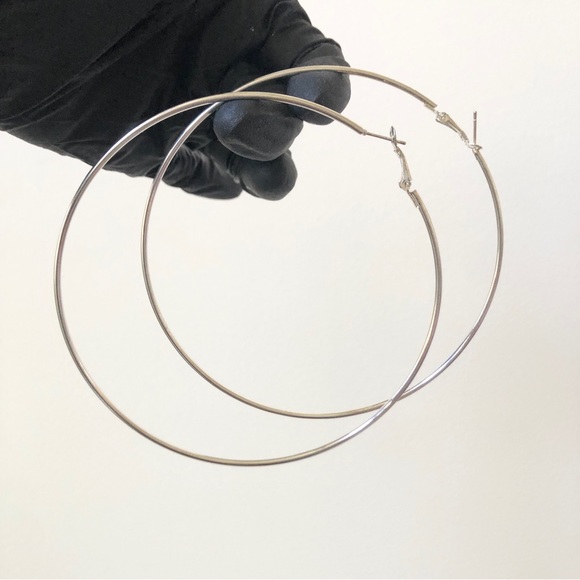 Real silver hoops. 4 1/4”. Smooth and shiny surface to reflect the light. - Picture 2 of 5